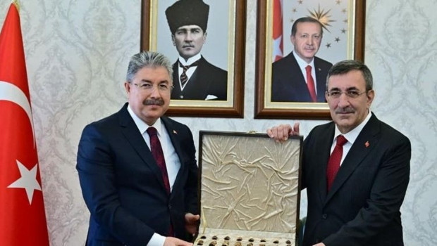 Cumhurbaşkanı Yardımcısı Yılmaz: Vatandaşın yastık altı dolar ve altını, Merkez Bankası rezervinden büyük