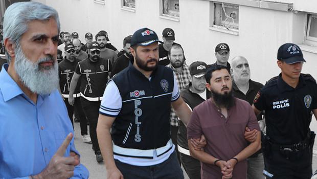 'Kuytulcular' yapılanmasına yönelik operasyonda yakalanan 56 şüpheli adliyede