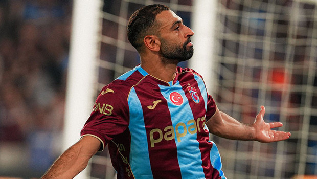 Dünya yıldızı Trabzon'da hesabı açtı! Mohamed Salah'dan duble haber görseli