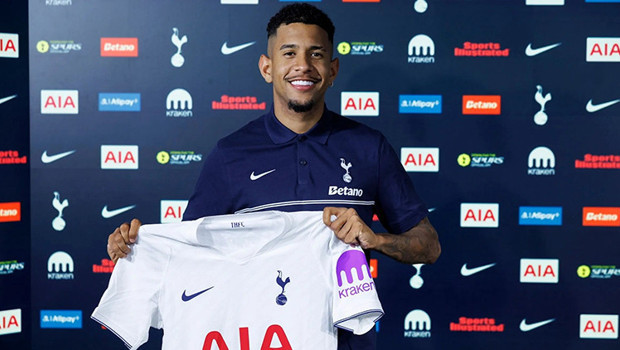 Tottenham, Savinho’yu renklerine bağladı haber görseli