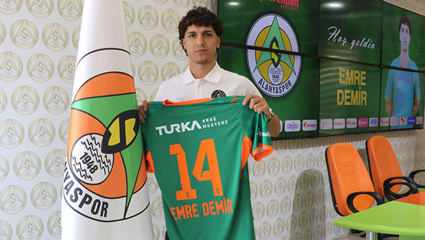 Alanyaspor, Emre Demir ile 3 yıllık sözleşme imzaladı haber görseli
