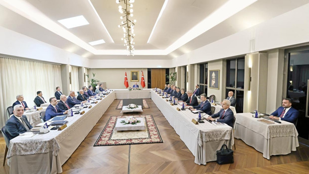 Ahlat’taki kabine’den çarpıcı mesajlar: Kanlı senaryolara müsaade etmeyiz