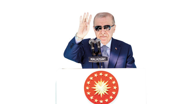Cumhurbaşkanı Erdoğan: Türkiye tarihe yön veriyor haber görseli