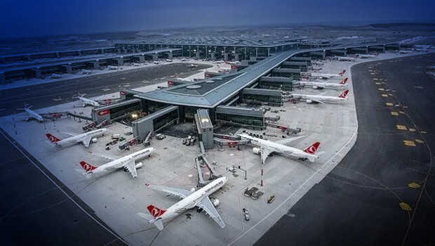 Katar uçağı İstanbul Havalimanı’na acil iniş yaptı haber görseli