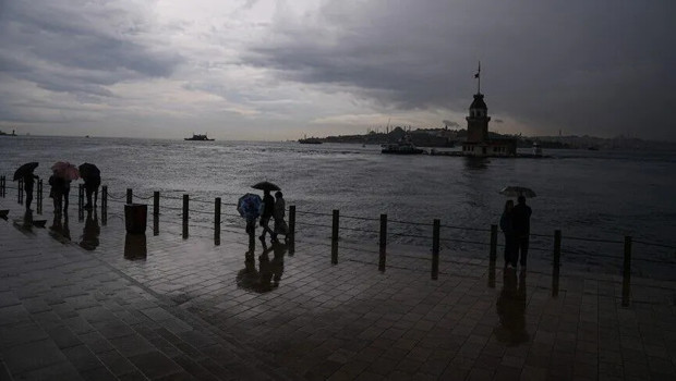 Meteorolojiden İstanbul için gök gürültülü sağanak uyarısı haber görseli