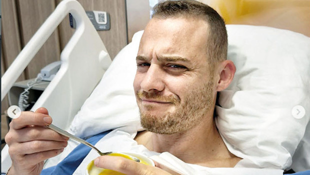 Kerem Bürsin Boyun Fıtığı Ameliyatı Geçirdi