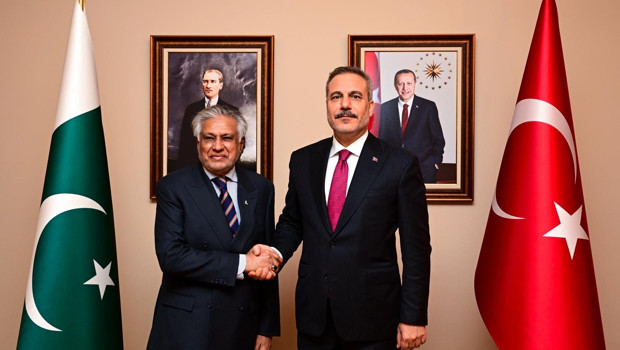 Bakan Fidan, Pakistan Dışişleri Bakanı Ishaq Dar ile görüştü haber görseli