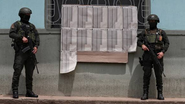 Kolombiya'da barış dönemi sona erdi: Polis karakoluna saldırı! 1 kişi hayatını kaybetti haber görseli