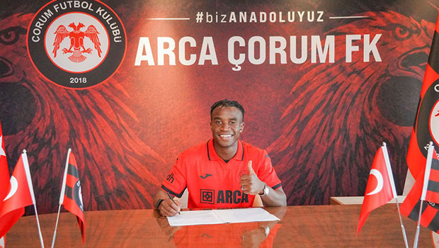 Çorum FK, Youssoufa Moukoko'yu renklerine bağladı! haber görseli