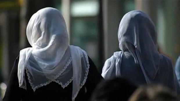 İsviçre'de 'başörtüsü' adımı: Önerge kabul edildi haber görseli