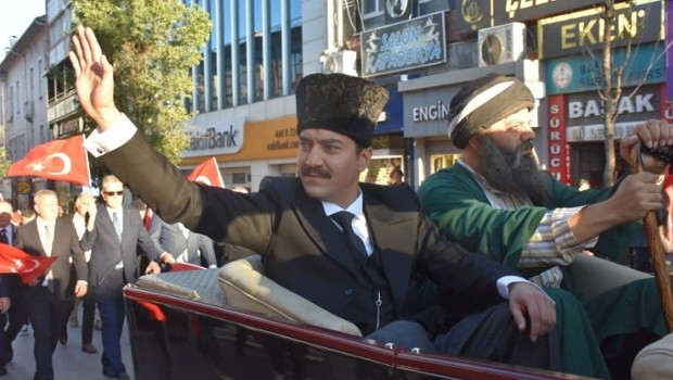 Atatürk'ün Sivas'a gelişi temsili olarak canlandırıldı