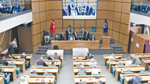 Üsküdar’da seçim ve gözaltı tartışması
