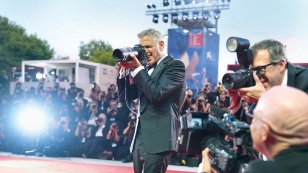 Sen ödülü tut ben fotoğraf çekeyim haber görseli