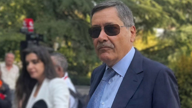 Eski ABB Başkanı Melih Gökçek ifade vermek için adliyede