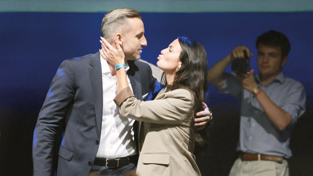 AfD iktidar yolunda... Almanya’da aşırı sağdan açık ara zafer haber görseli