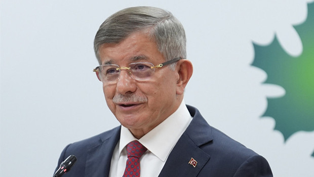 Ahmet Davutoğlu, ifade vermek üzere adliyeye geldi haber görseli