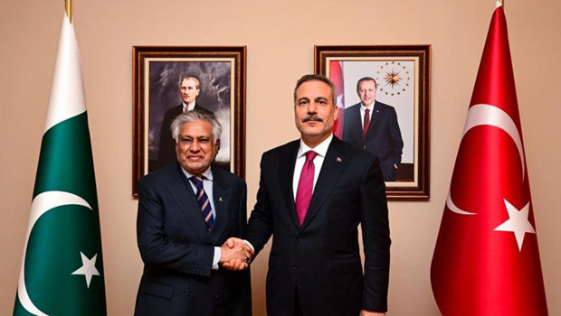 Dışişleri Bakanı Hakan Fidan Pakistanlı mevkidaşı ile görüştü haber görseli