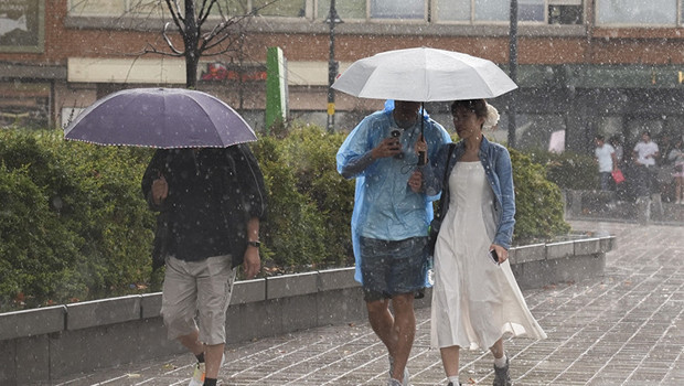 Meteoroloji'den sağanak uyarısı! Saat verildi: Aralarında İstanbul da var