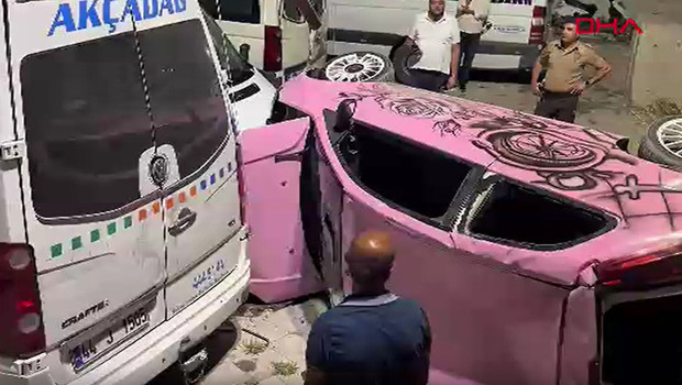 Malatya’da feci kaza: Otomobil otoparka uçtu, sürücü yaralandı haber görseli