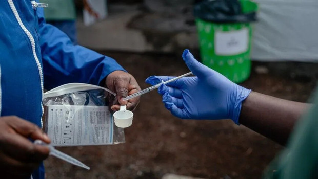 DSÖ’den Ebola uyarısı: Büyümeye ve can almaya devam ediyor haber görseli