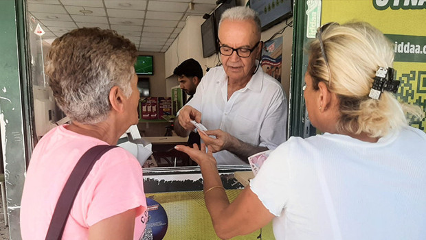 674 milyonluk ikramiye heyecanı: Bayilerde yoğunluk yaşanıyor