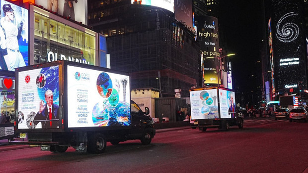 New York'un kalbinde Türkiye tanıtımı: Cumhurbaşkanı Erdoğan'ın mesajları Times Meydanı'nda