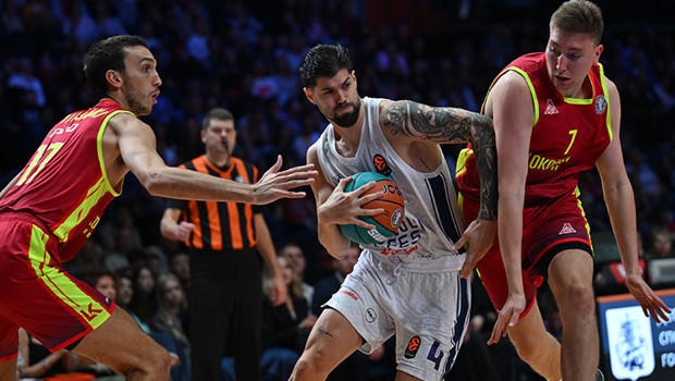 Anadolu Efes Barça sınavında haber görseli
