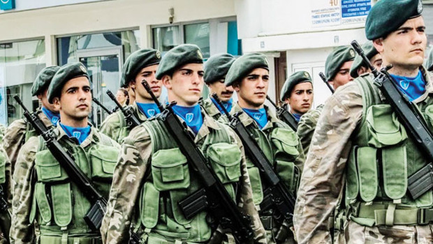 Yunanlar savaş çıkıyor sandı! 100 bin kişiye sevk mesajı seferberlik paniği yarattı haber görseli