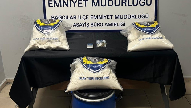 Bağcılar'da uyuşturucu imalathanesine baskın: 22 kilo 970 gram uyuşturucu ele geçirildi