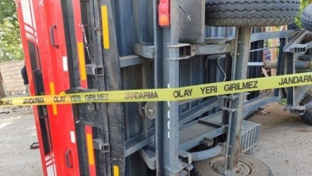 Manisa'da traktör kazası: 2 ölü, 3 yaralı haber görseli