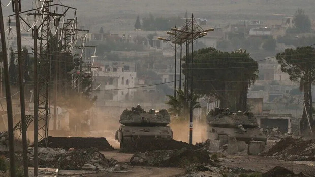 İsrail ordusu, Suriye'nin güneyindeki iki noktaya baskın düzenledi haber görseli