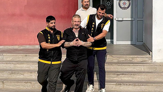 Cinayet dedektifleri izini sürerken o fenomen olma hayali kuruyordu