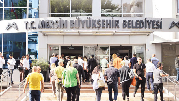 Mersin’de belediye operasyonu: Vahap Seçer gözaltında