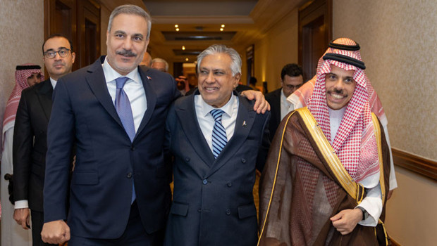 Mekke İttifakı toplantısında Suudi Arabistan'a askeri destek kararı alındı