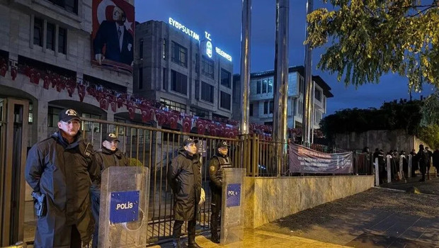 Eyüpsultan Belediye Başkanı Özmen'in de aralarında bulunduğu 13 şüpheli tutuklandı haber görseli