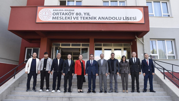 Eğitim ve iş dünyası el ele