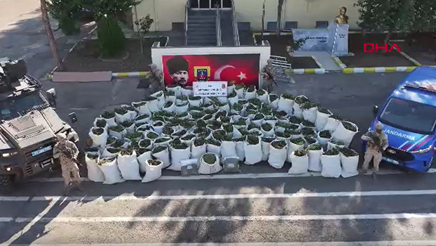 Diyarbakır'daki uyuşturucu operasyonunda 2,2 ton esrar ele geçirildi