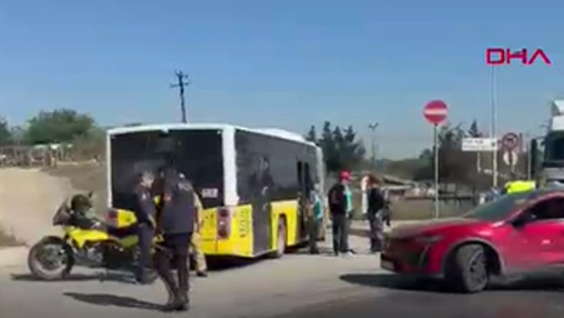 İETT otobüsü duvara çarptı: 4 yolcu yaralandı haber görseli