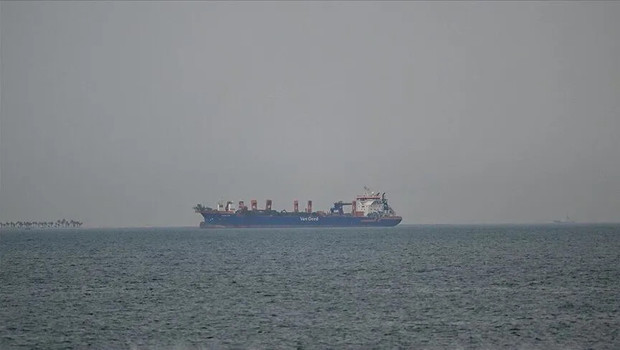 Hürmüz Boğazı'nda ilerleyen tanker mayına çarptı haber görseli
