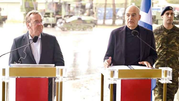 Atina-Berlin hattında Alman denizaltıları için pazarlık