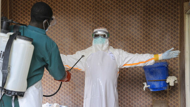 Ebola salgını bir ülkeye daha sıçradı: Dünya Sağlık Örgütü yeni vakayı doğruladı haber görseli