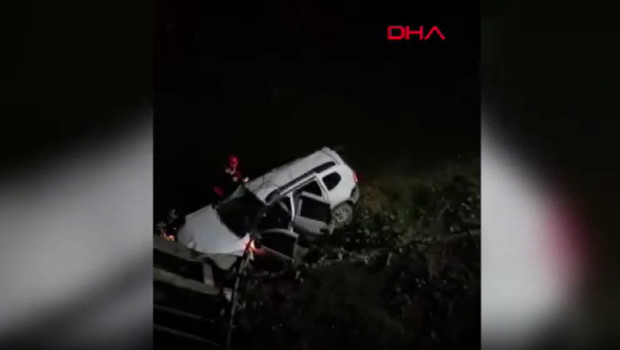 Trabzon'da cip dereye uçtu; 5 yaralı