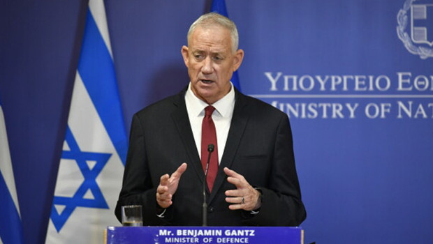 Netanyahu'nun rakibi Gantz seçim yarışından çekildi haber görseli