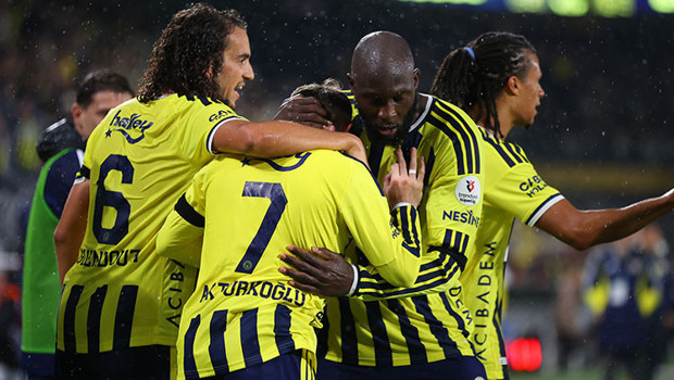 Fenerbahçe'den Şampiyonlar Ligi'nde Slavia Prag'a Karşı 3 Puan Hedefi