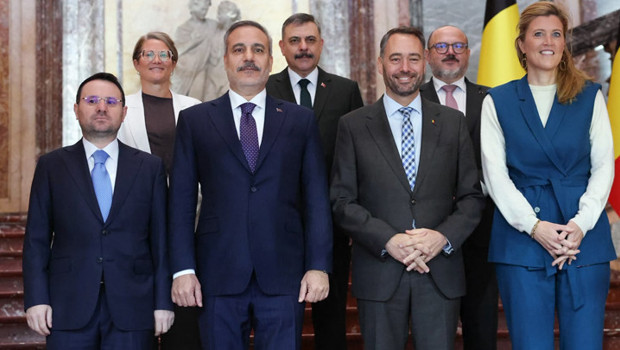 Dışişleri, Adalet ve İçişleri bakanları Belçika'da! Kritik toplantı öncesi aile fotoğrafı çekildi