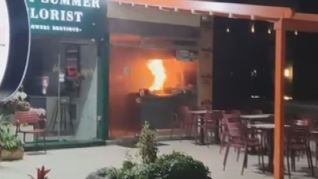 Etiler'de restoran alev alev yandı haber görseli