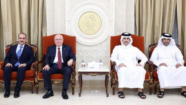 Bakanı Güler, resmi ziyaret için Katar'da