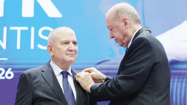 Partiye katıldı Erdoğan’ın danışmanı oldu