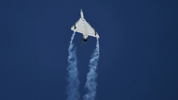 Fransa'da Mirage 2000D savaş uçağı düştü, 1 kişi öldü