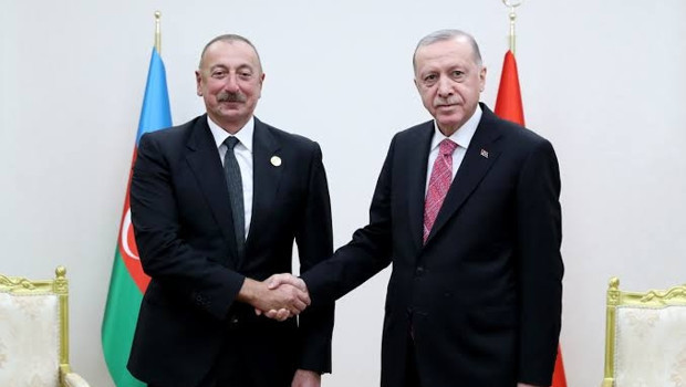 Cumhurbaşkanı Erdoğan, Azerbaycan Cumhurbaşkanı Aliyev ile görüştü haber görseli
